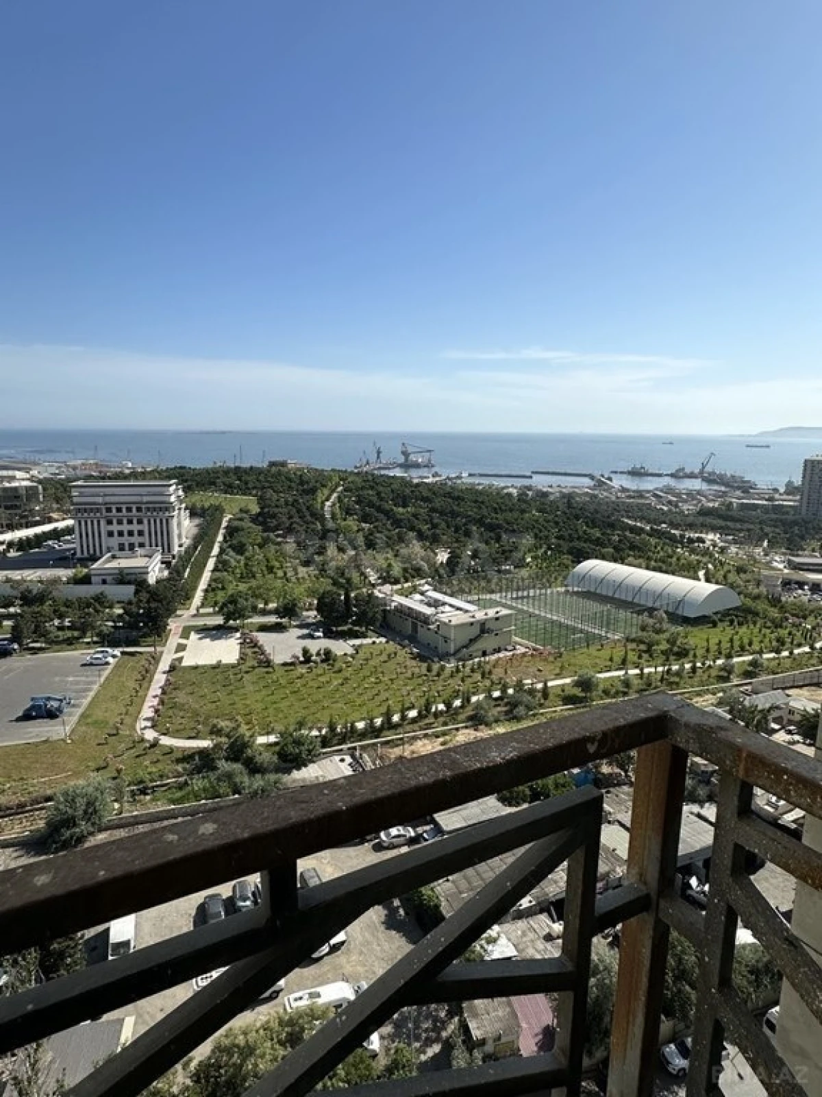 Satılır 3 otaqlı mənzil 155 m²