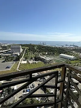 Satılır 3 otaqlı mənzil 155 m²