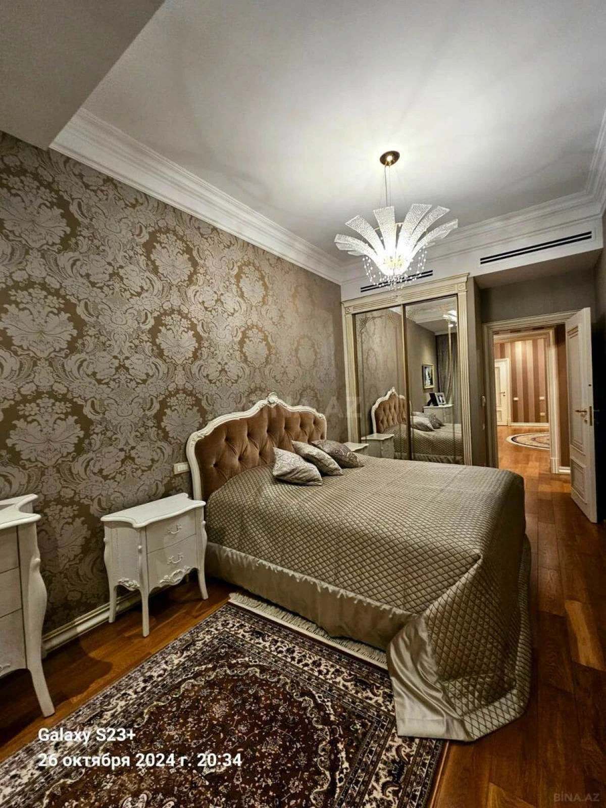 Satılır 5 otaqlı mənzil 286 m²