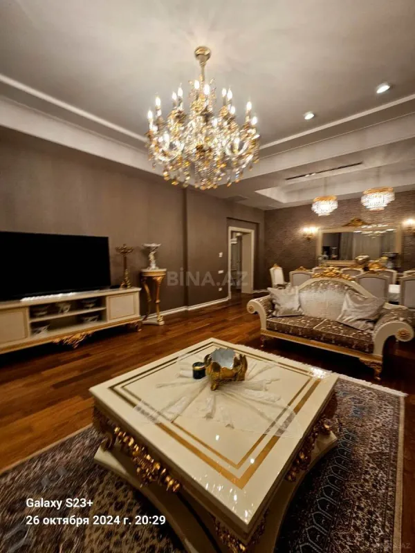 Satılır 5 otaqlı mənzil 286 m²