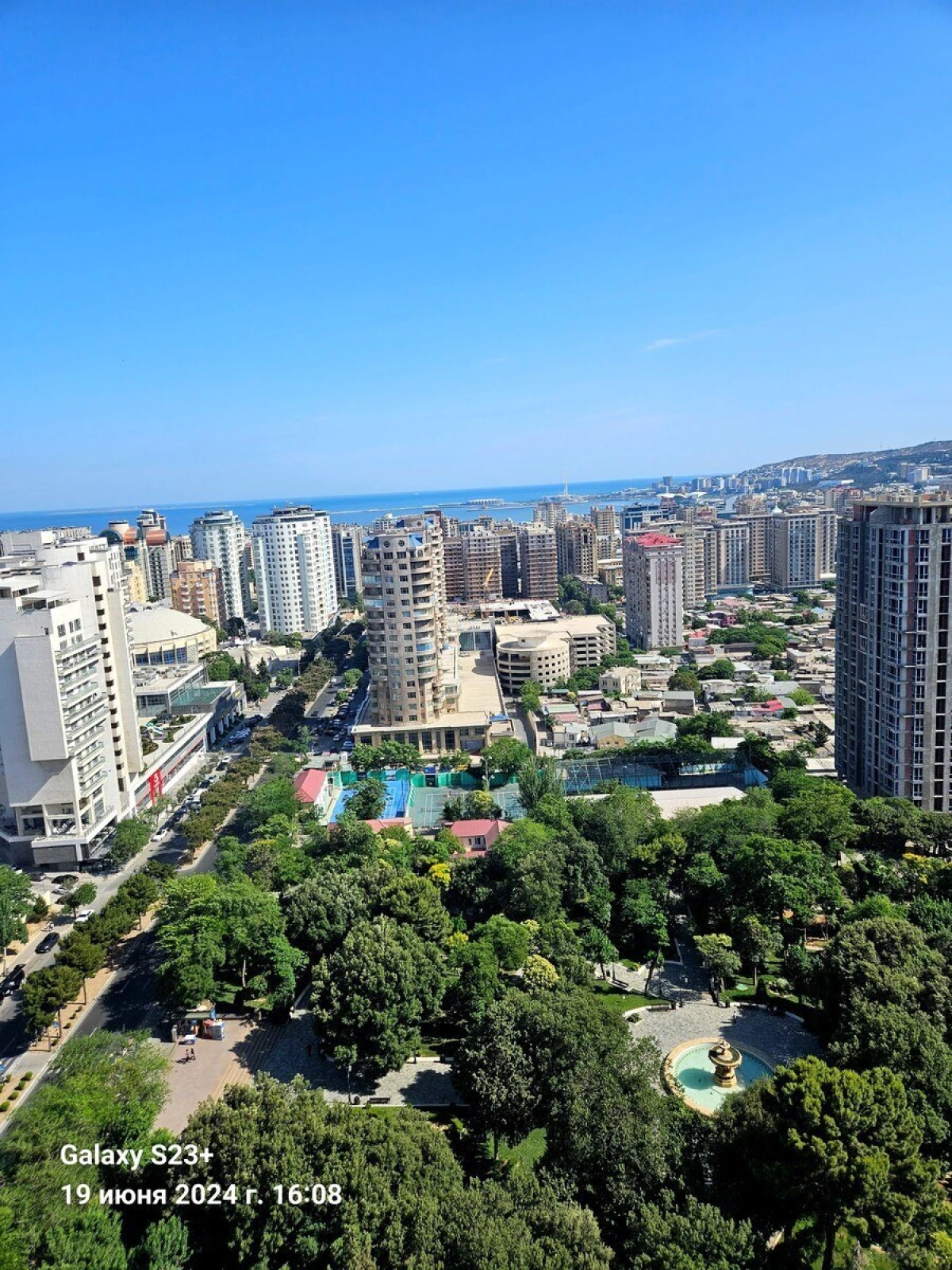 Satılır 5 otaqlı mənzil 286 m²