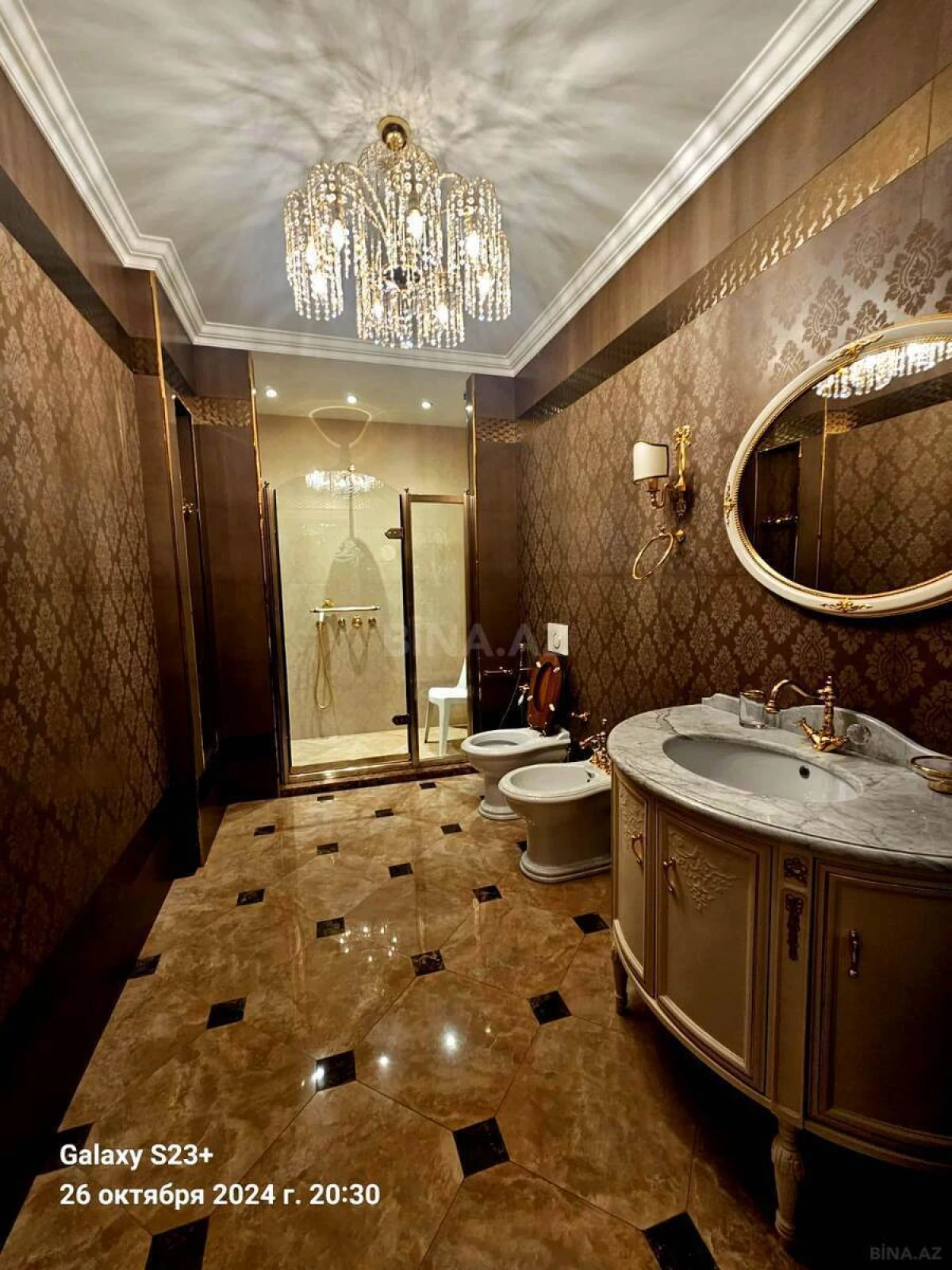 Satılır 5 otaqlı mənzil 286 m²