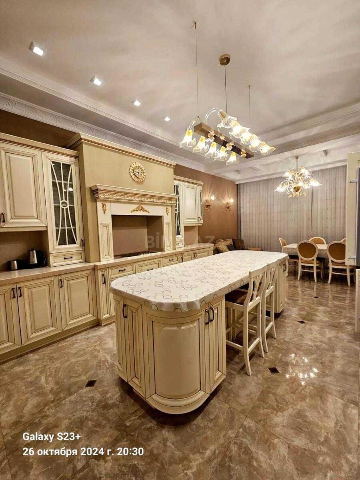 Satılır 5 otaqlı mənzil 286 m²