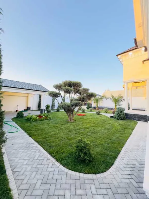 Satılır 6 otaqlı həyət evi 400 m²