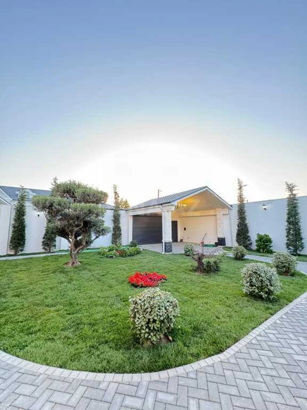 Satılır 6 otaqlı həyət evi 400 m²