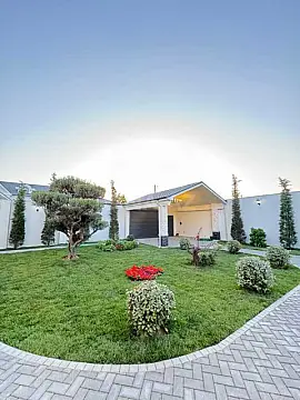 Satılır 6 otaqlı həyət evi 400 m²
