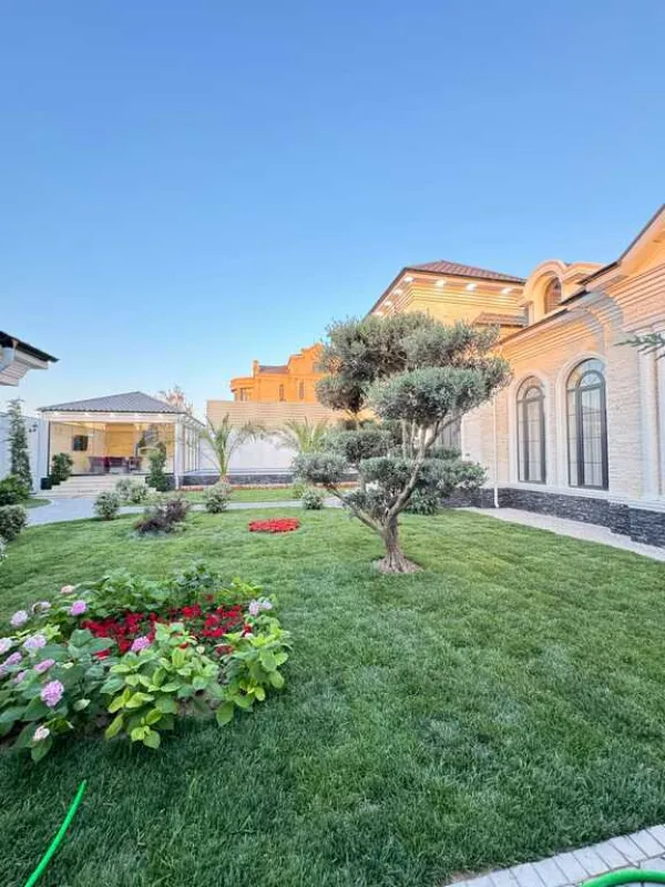 Satılır 6 otaqlı həyət evi 400 m²