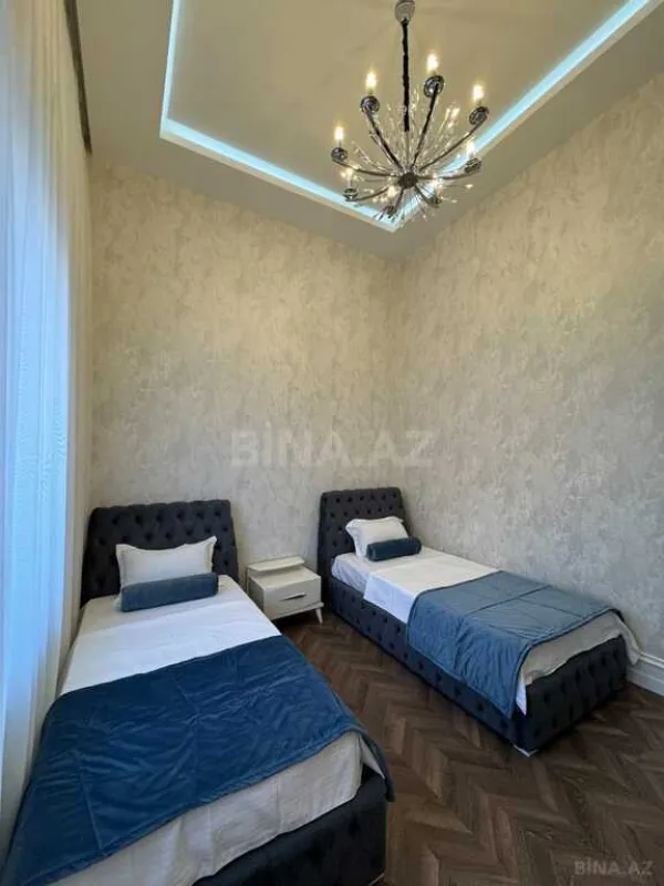 Satılır 6 otaqlı həyət evi 400 m²