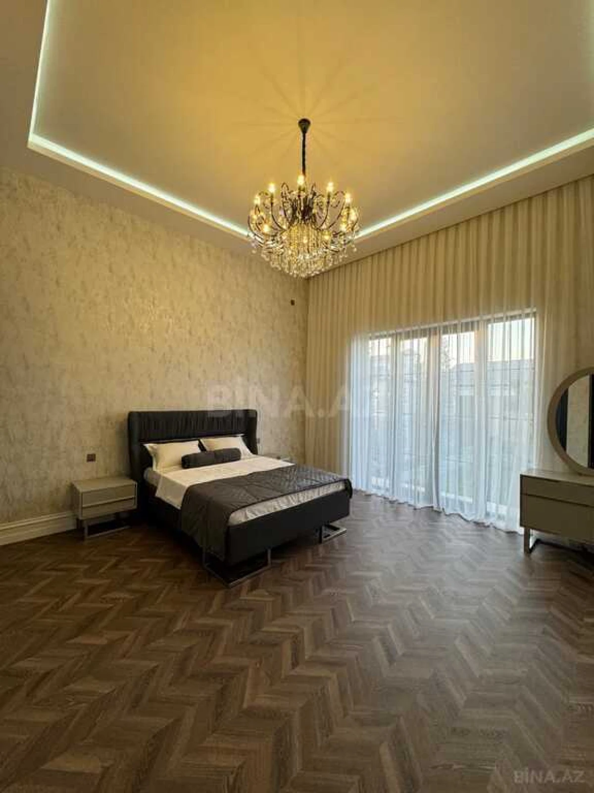Satılır 6 otaqlı həyət evi 400 m²
