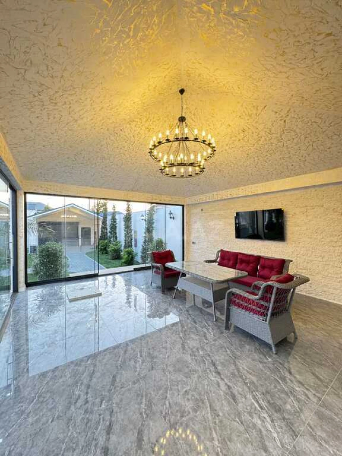Satılır 6 otaqlı həyət evi 400 m²