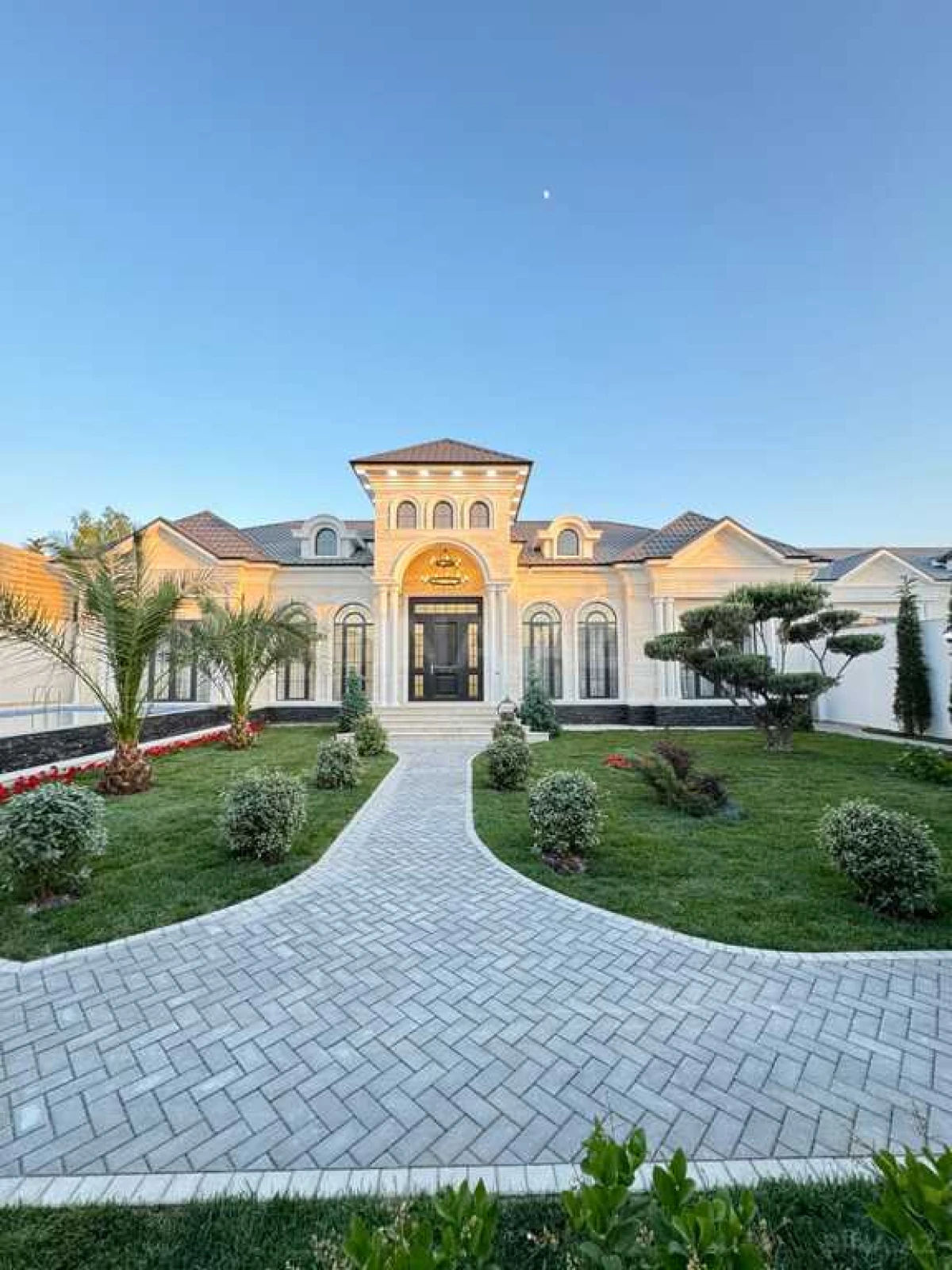 Satılır 6 otaqlı həyət evi 400 m²