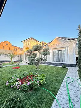 Satılır 6 otaqlı həyət evi 400 m²