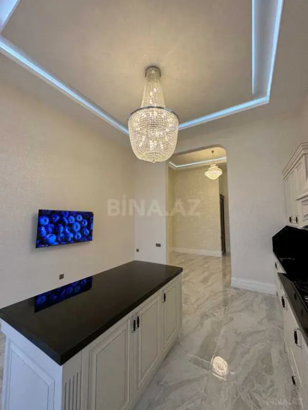Satılır 6 otaqlı həyət evi 400 m²