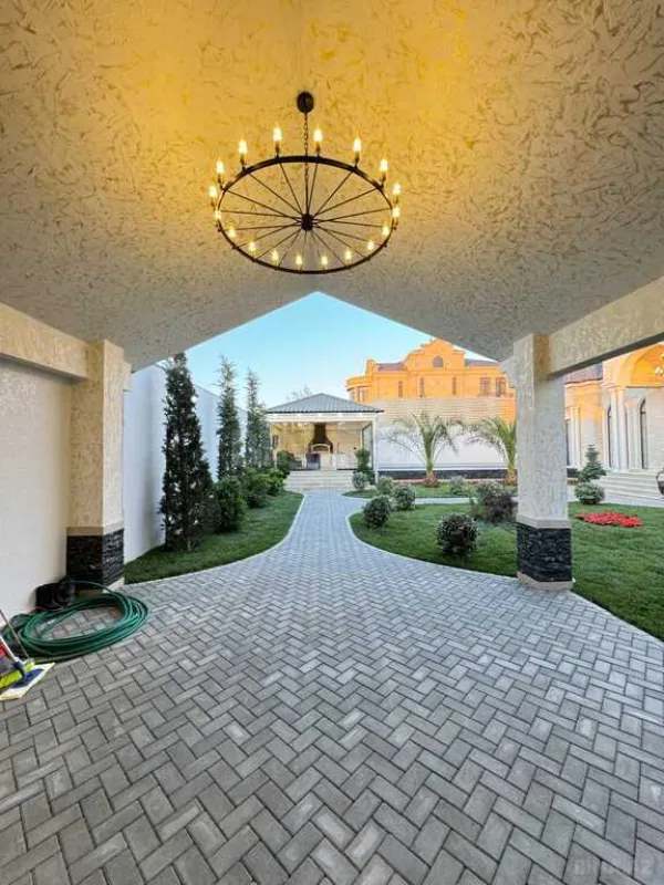 Satılır 6 otaqlı həyət evi 400 m²