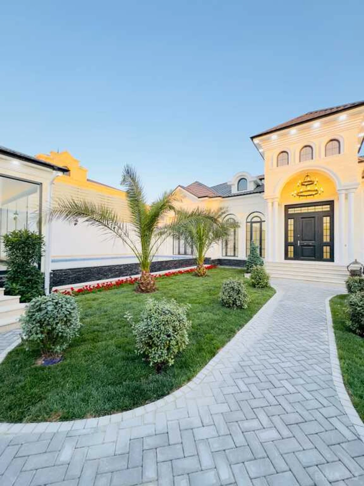 Satılır 6 otaqlı həyət evi 400 m²