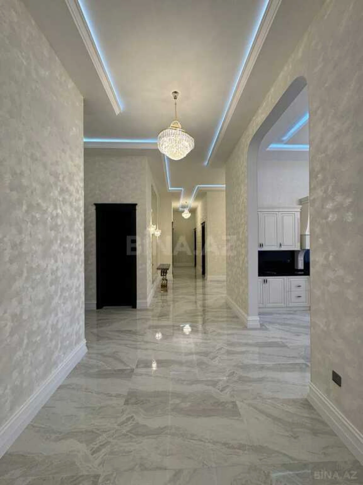 Satılır 6 otaqlı həyət evi 400 m²