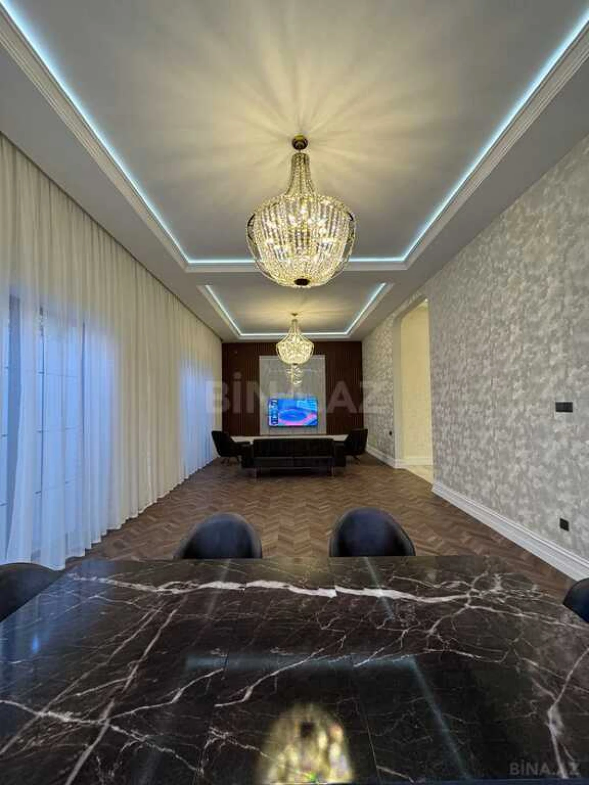 Satılır 6 otaqlı həyət evi 400 m²