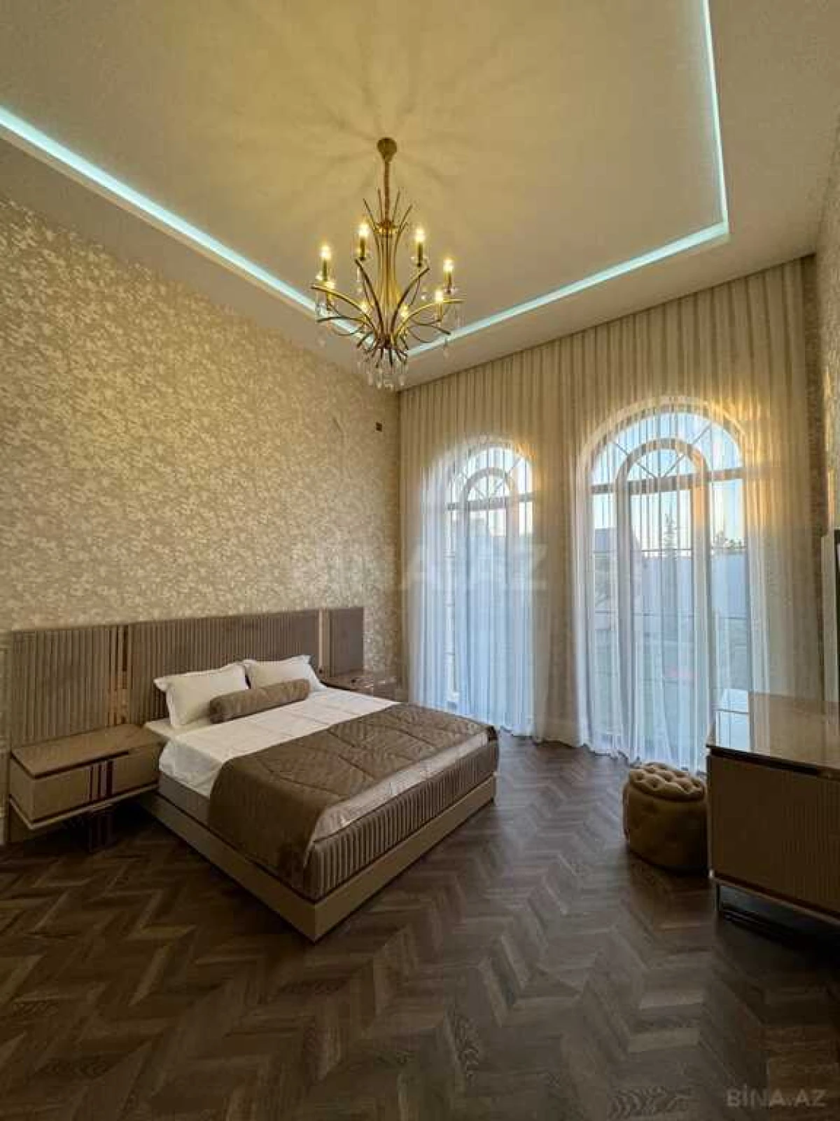 Satılır 6 otaqlı həyət evi 400 m²