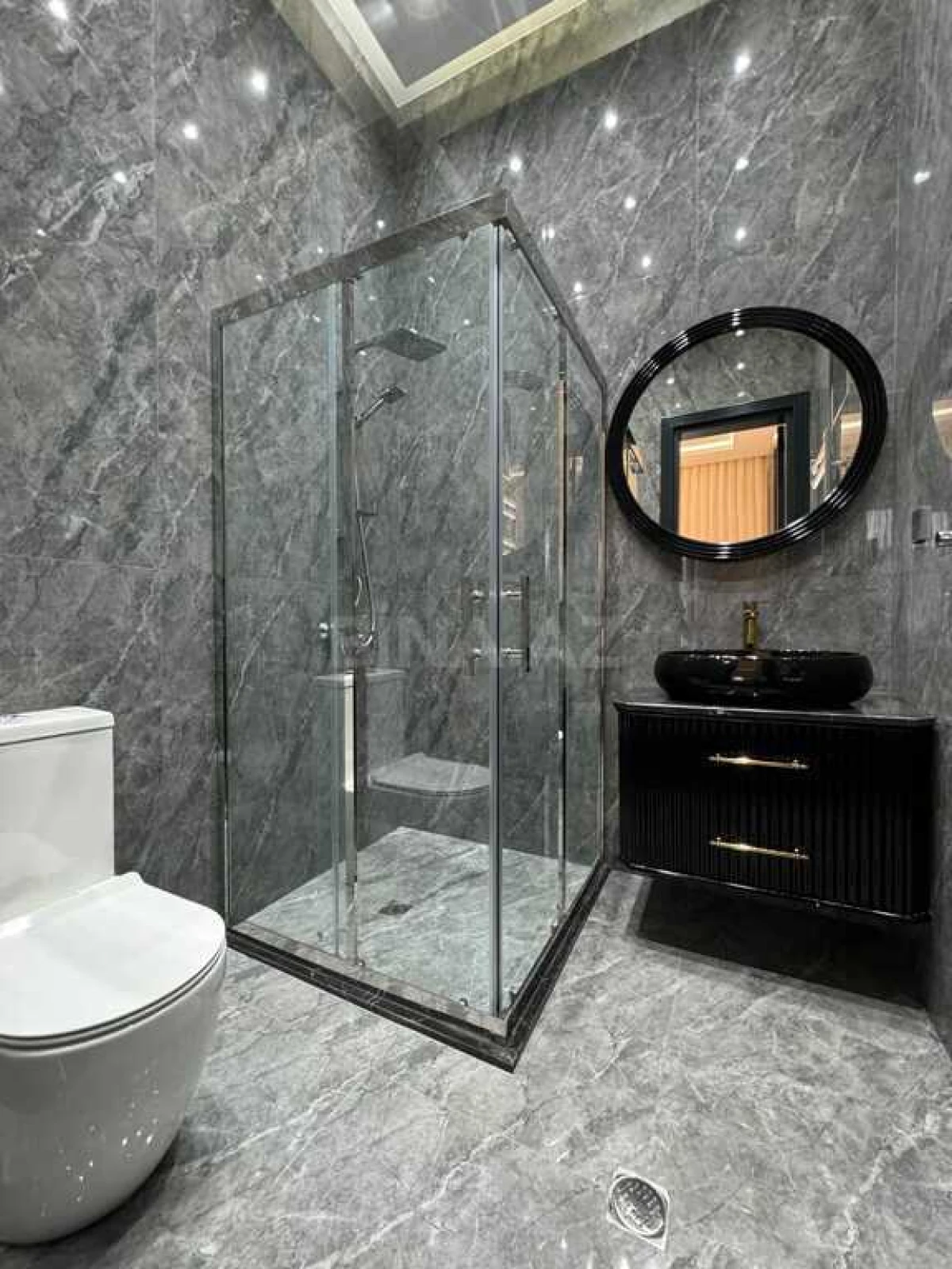 Satılır 6 otaqlı həyət evi 400 m²