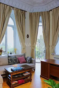 Satılır 6 otaqlı mənzil 240 m²
