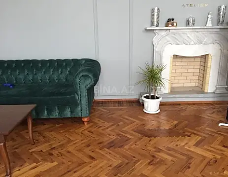 Satılır 6 otaqlı mənzil 240 m²