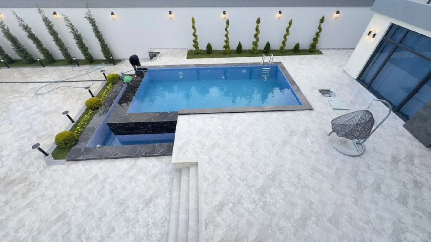 Satılır 4 otaqlı həyət evi 400 m²