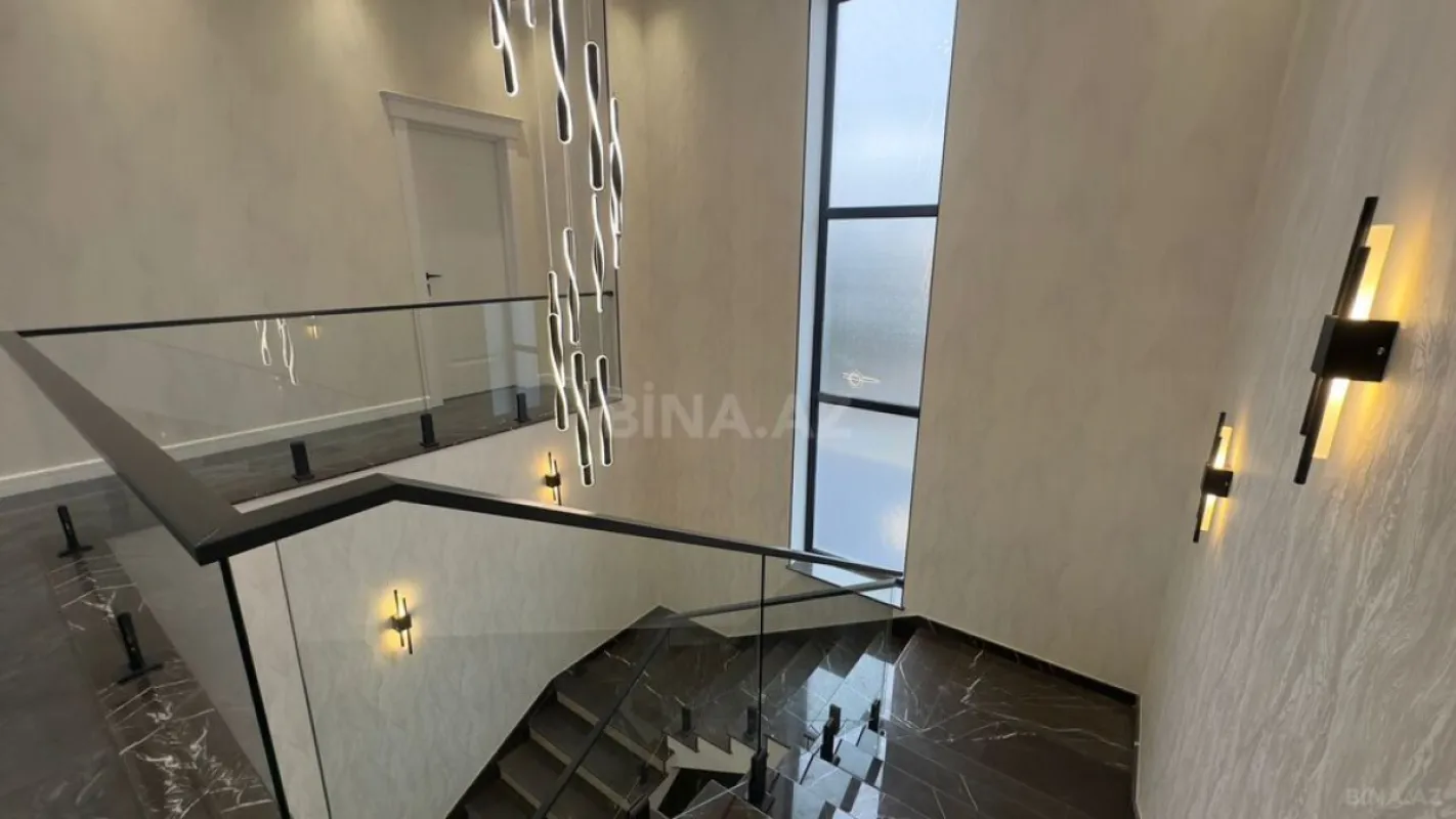 Satılır 4 otaqlı həyət evi 400 m²