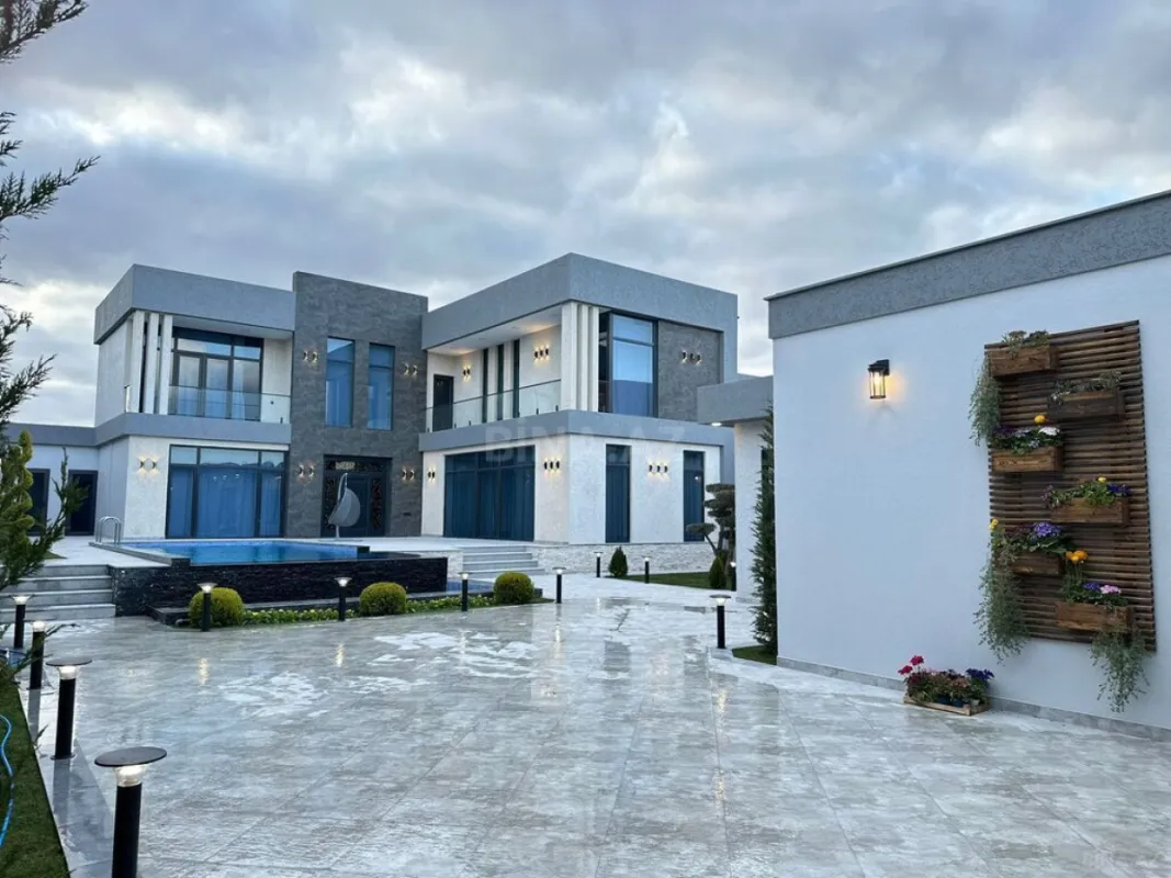 Satılır 4 otaqlı həyət evi 400 m²
