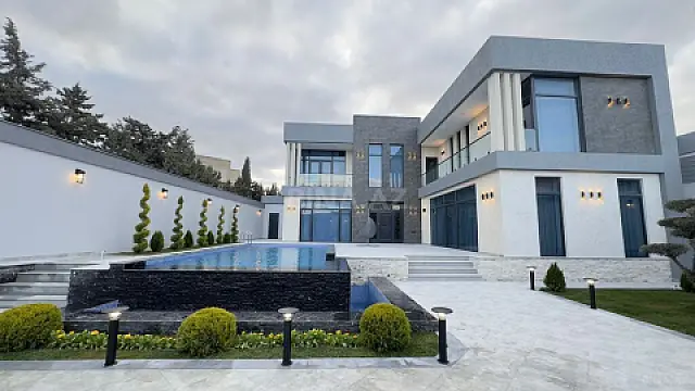 Satılır 4 otaqlı həyət evi 400 m²