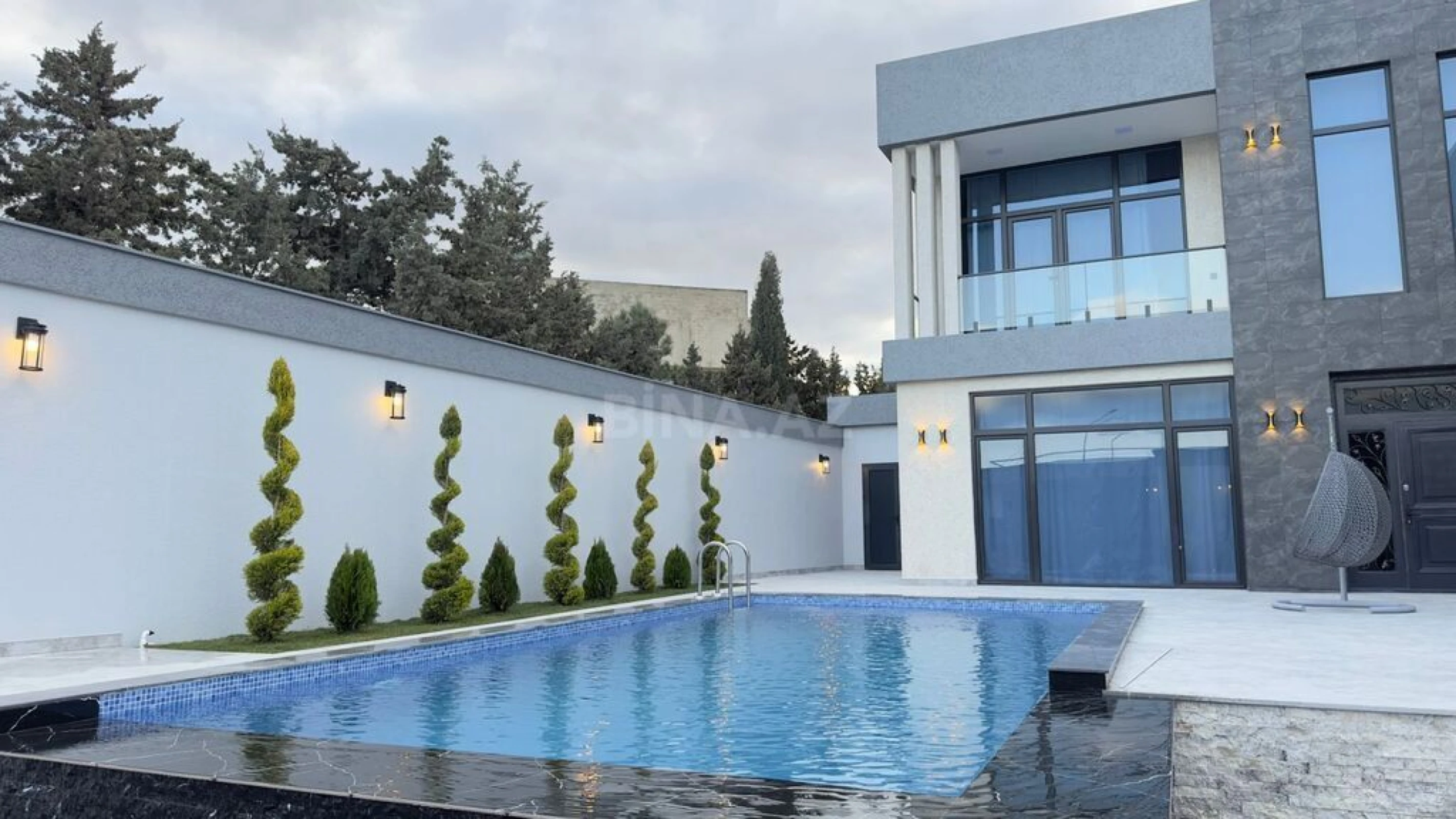 Satılır 4 otaqlı həyət evi 400 m²