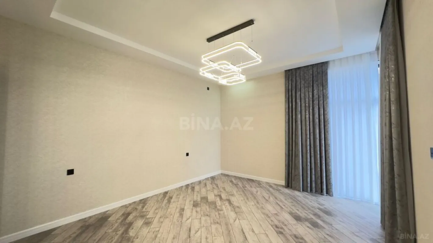 Satılır 4 otaqlı həyət evi 400 m²