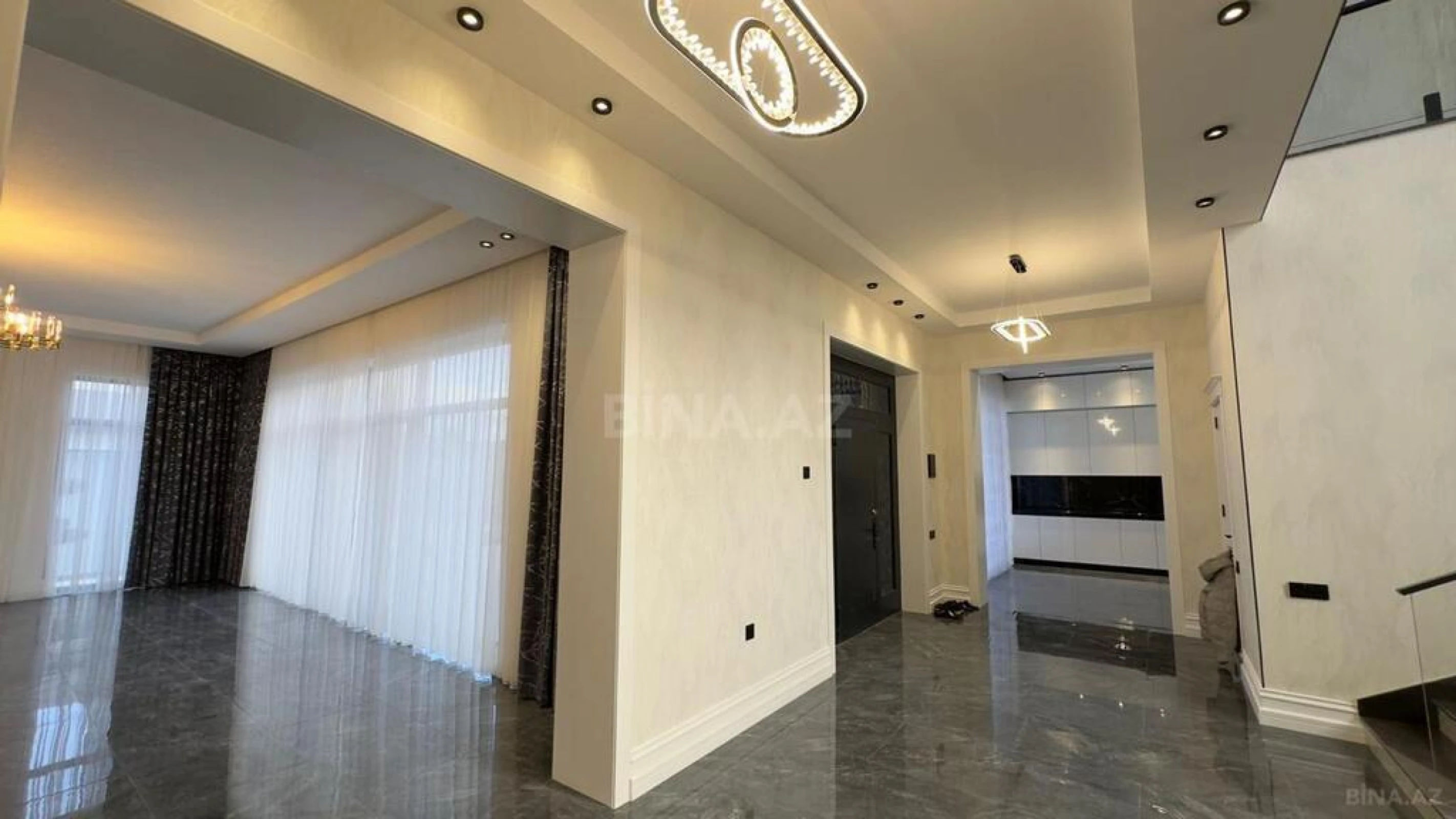 Satılır 4 otaqlı həyət evi 400 m²