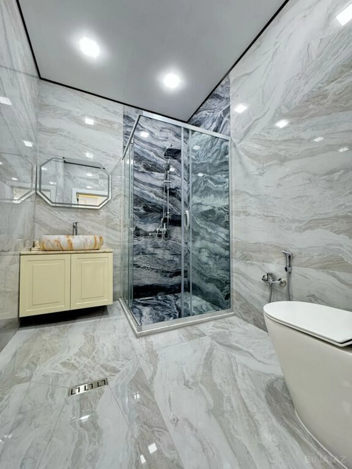 Satılır 4 otaqlı həyət evi 160 m²