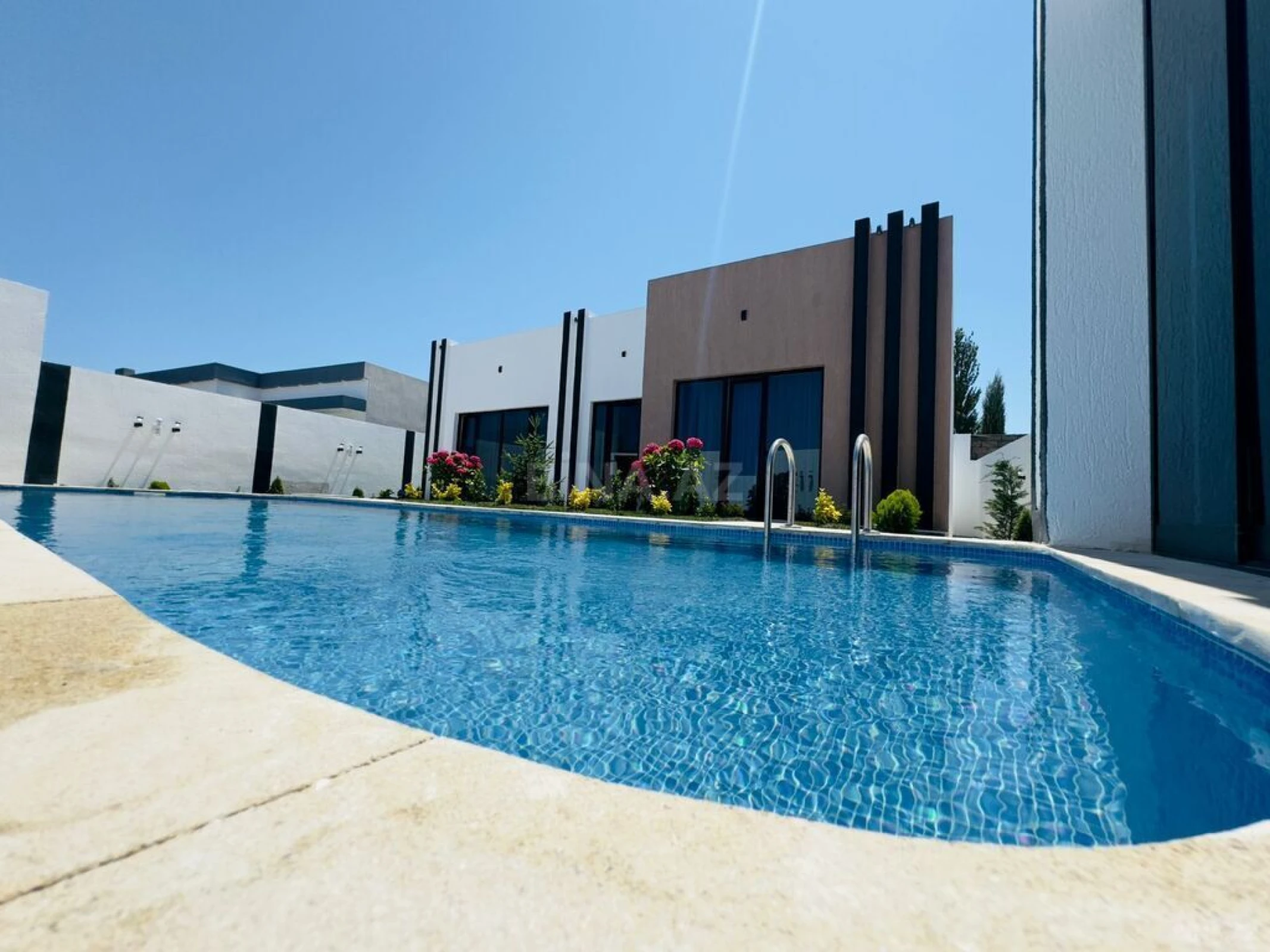 Satılır 4 otaqlı həyət evi 160 m²