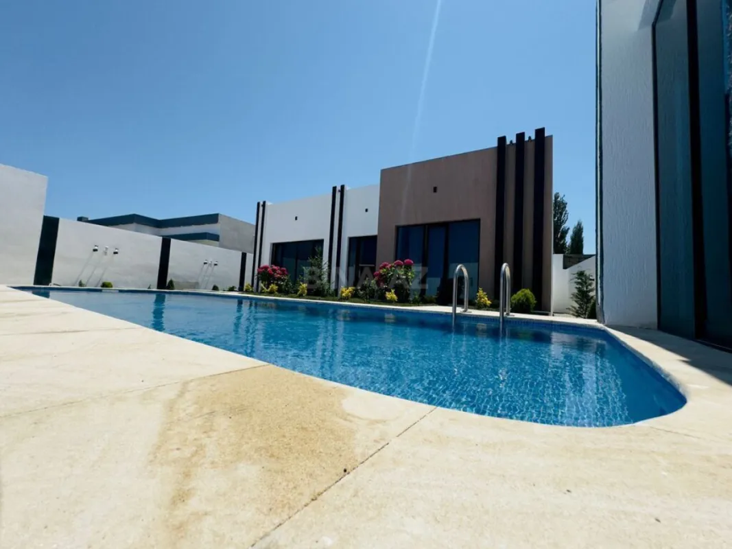 Satılır 4 otaqlı həyət evi 160 m²