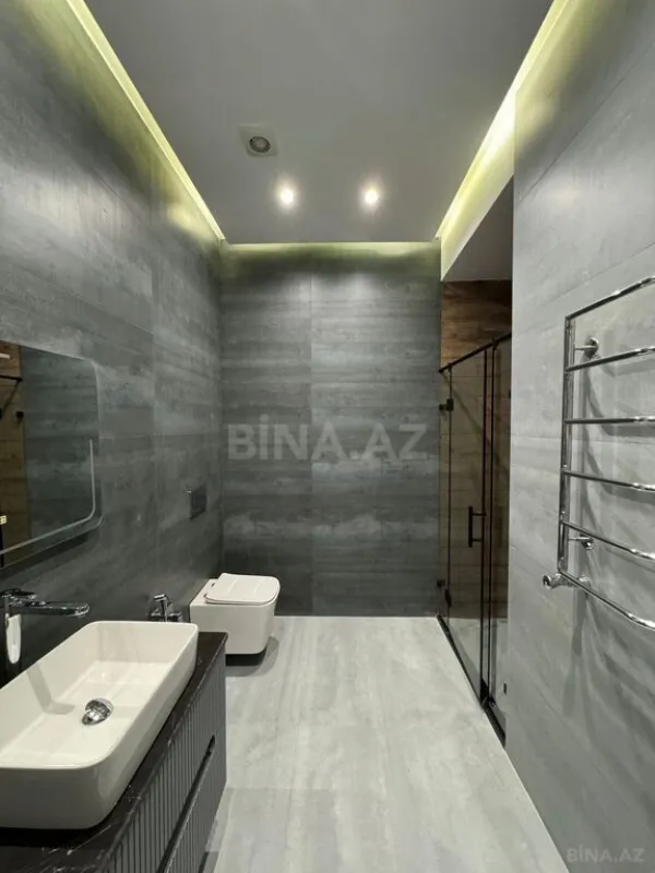 Satılır 5 otaqlı həyət evi 450 m²