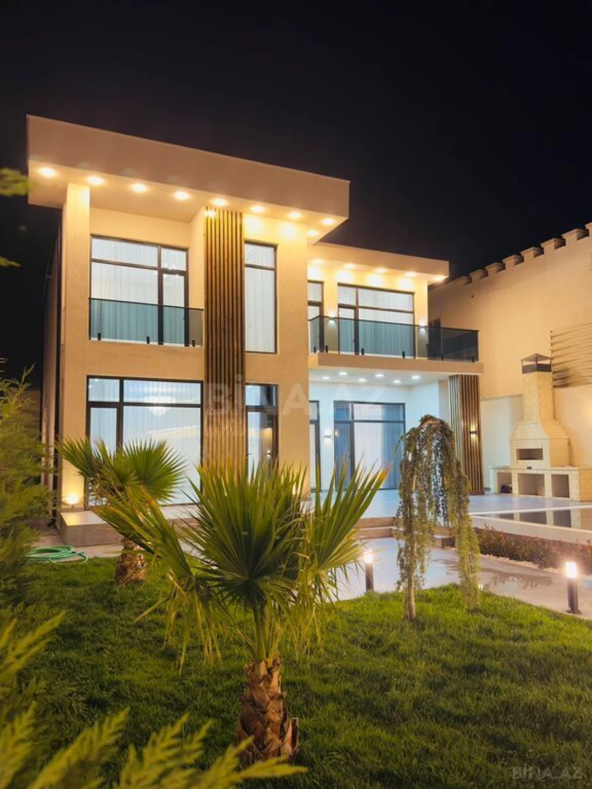 Satılır 5 otaqlı həyət evi 450 m²