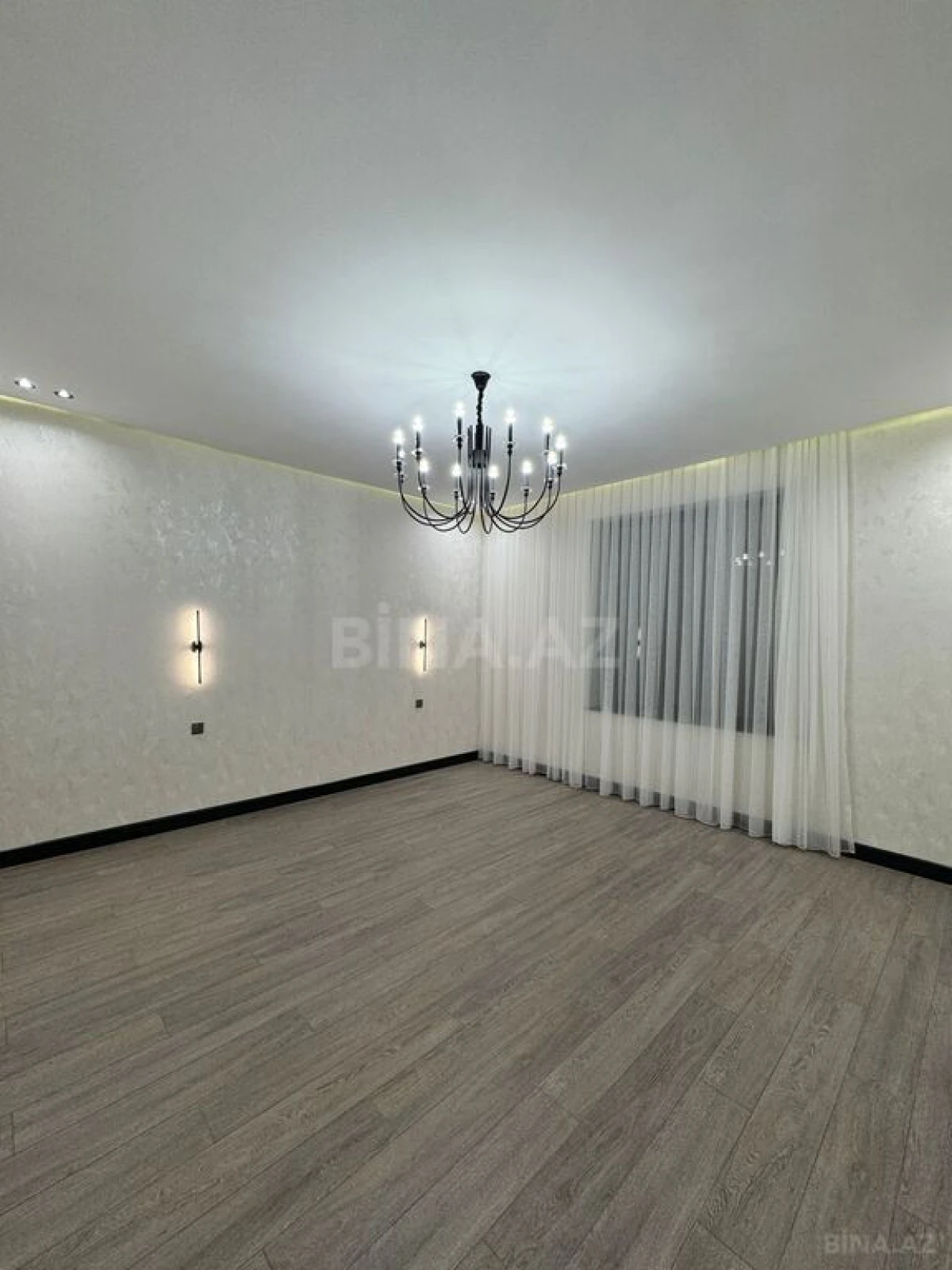 Satılır 5 otaqlı həyət evi 450 m²