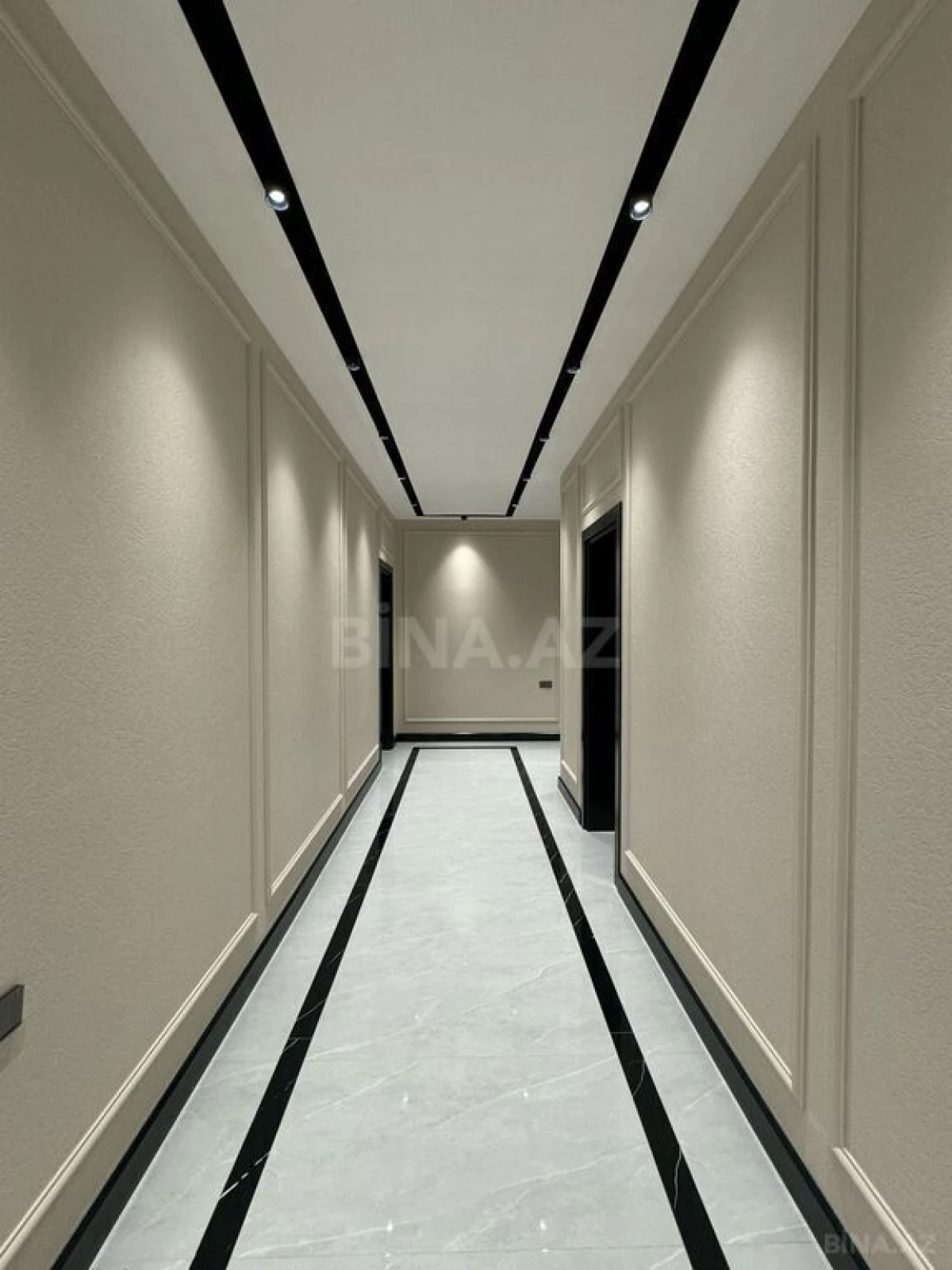 Satılır 5 otaqlı həyət evi 450 m²