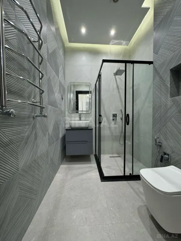 Satılır 5 otaqlı həyət evi 450 m²