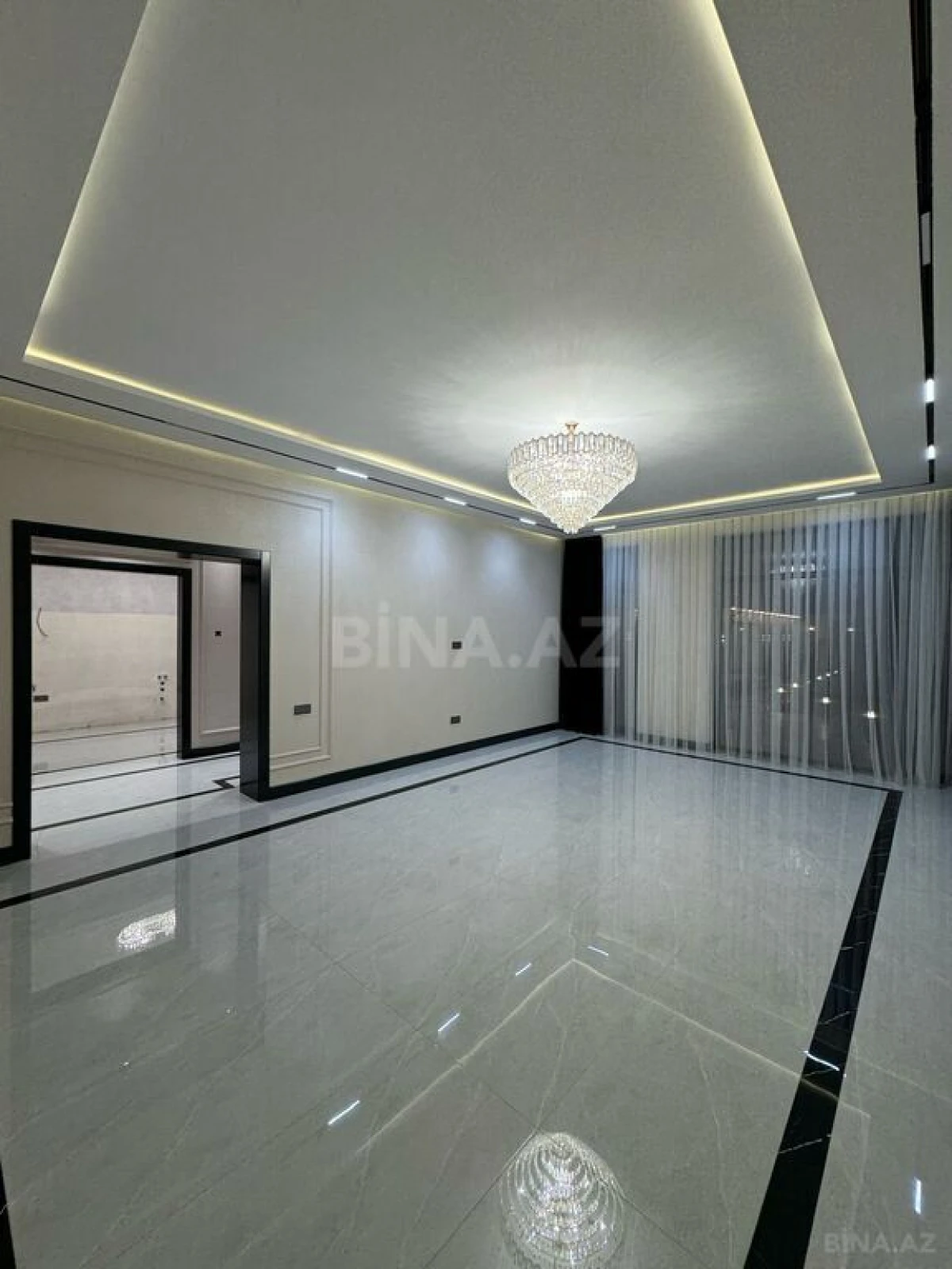 Satılır 5 otaqlı həyət evi 450 m²