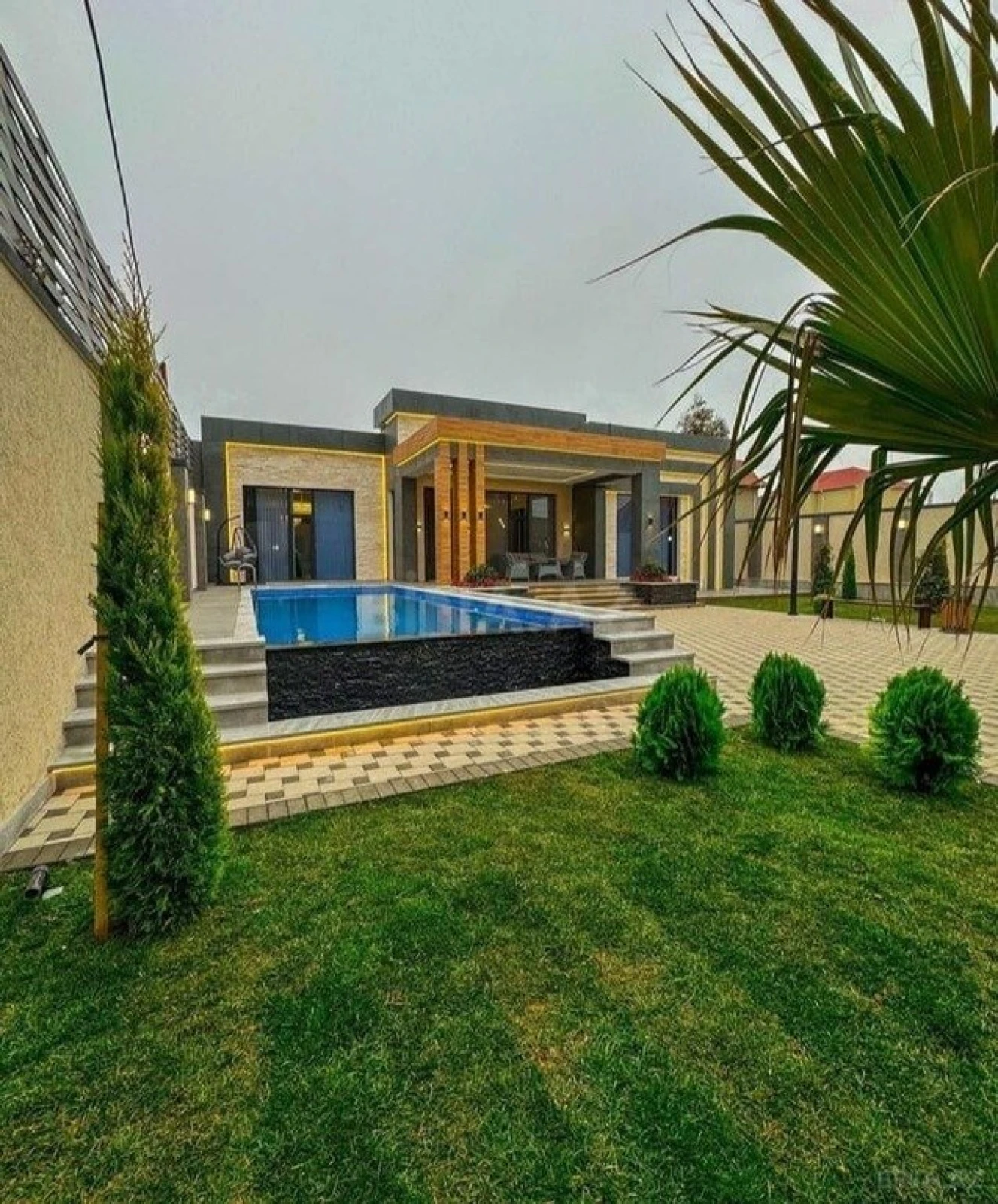 Kirayə verilir 4 otaqlı həyət evi 240 m²