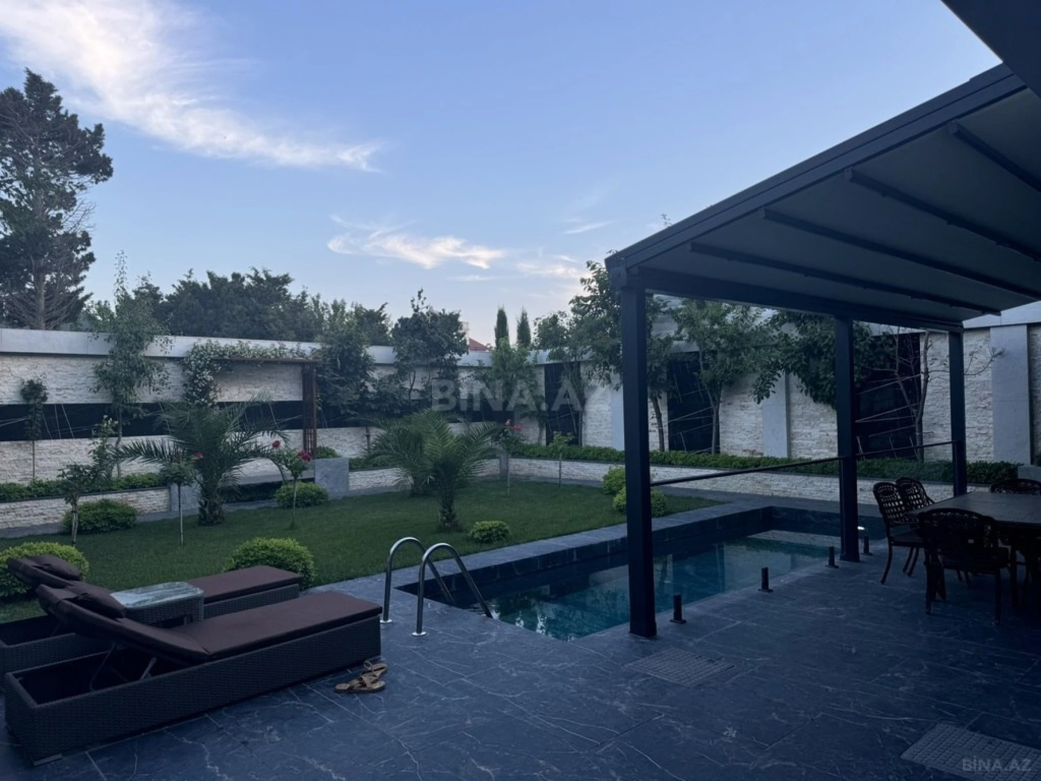 Kirayə verilir 4 otaqlı həyət evi 300 m²