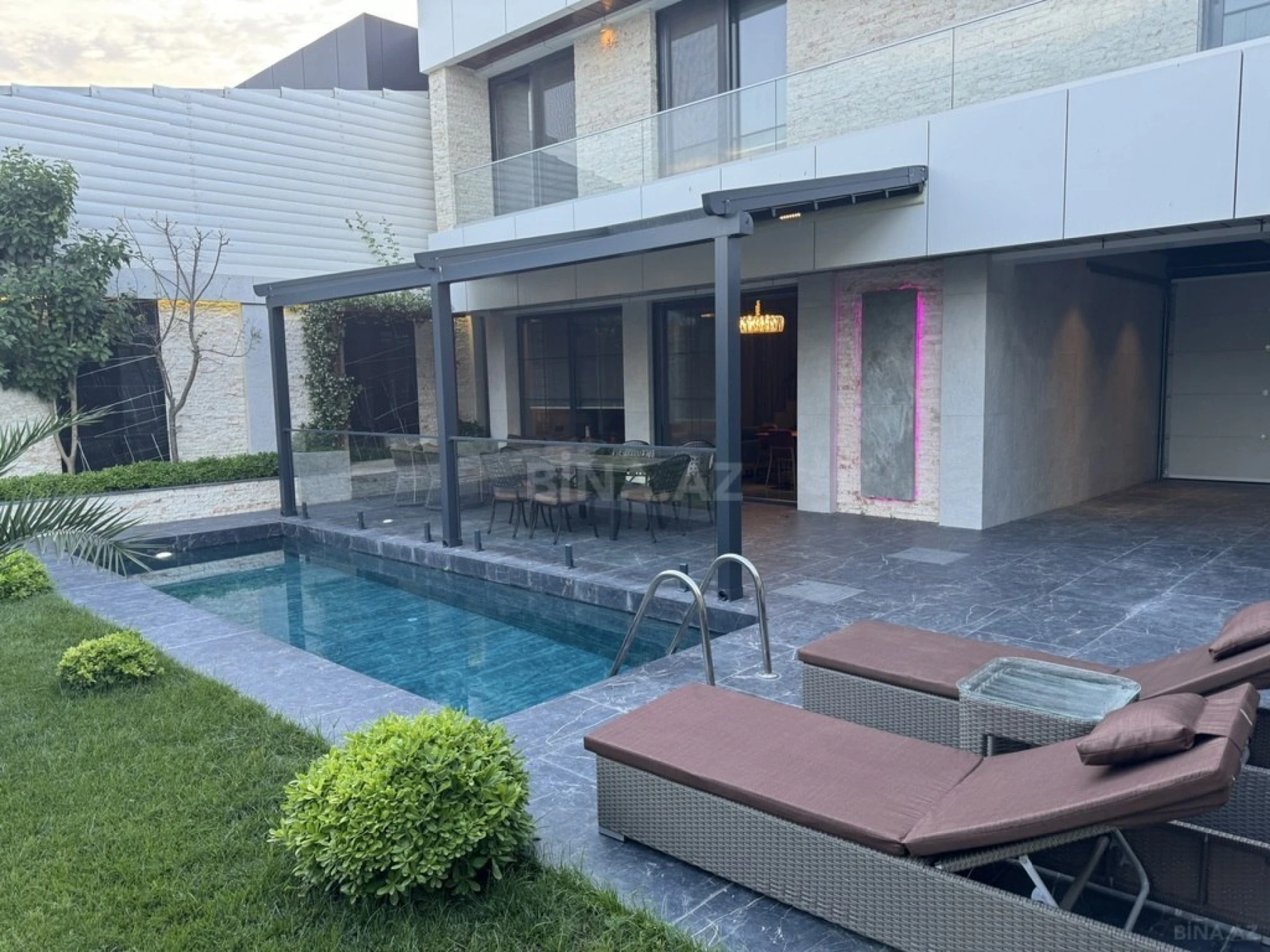 Kirayə verilir 4 otaqlı həyət evi 300 m²