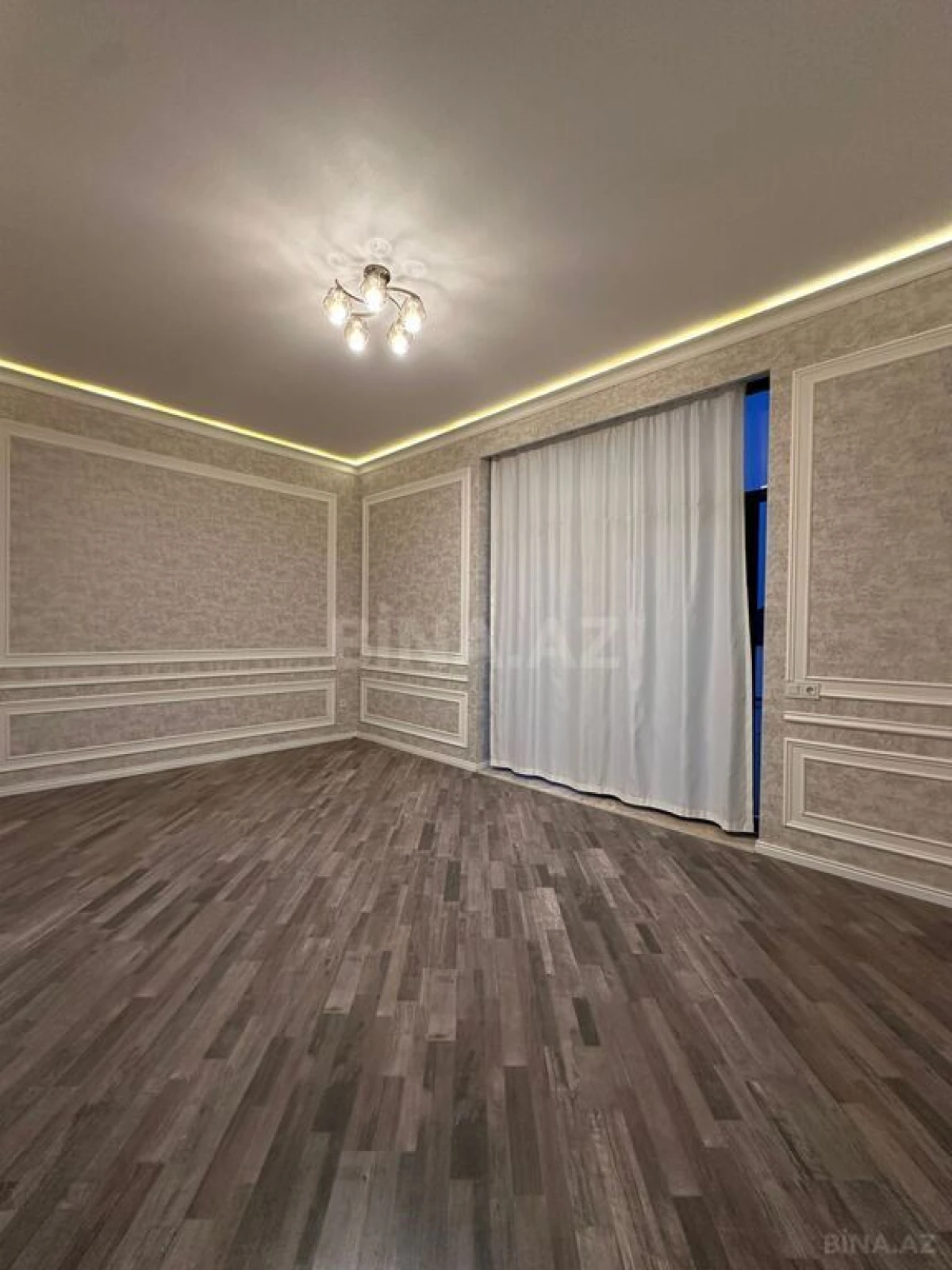 Satılır 4 otaqlı həyət evi 200 m²