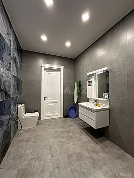 Satılır 4 otaqlı həyət evi 200 m²