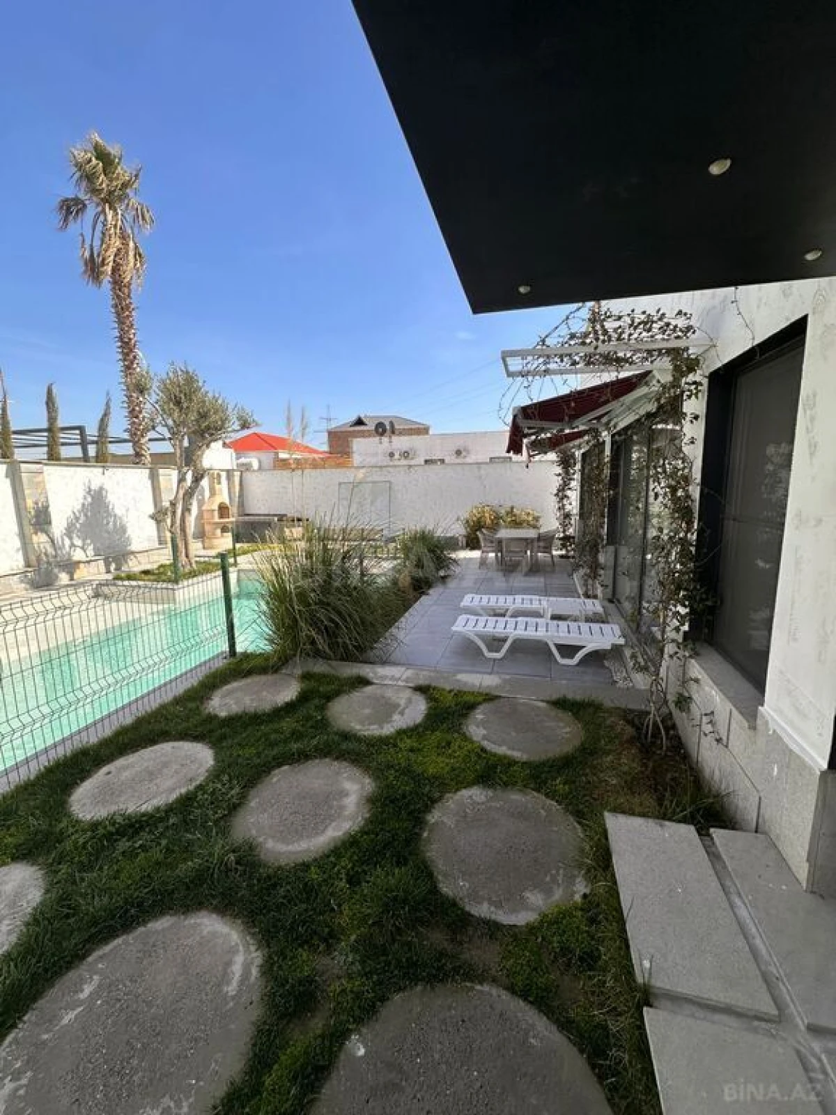 Kirayə verilir 4 otaqlı həyət evi 220 m²