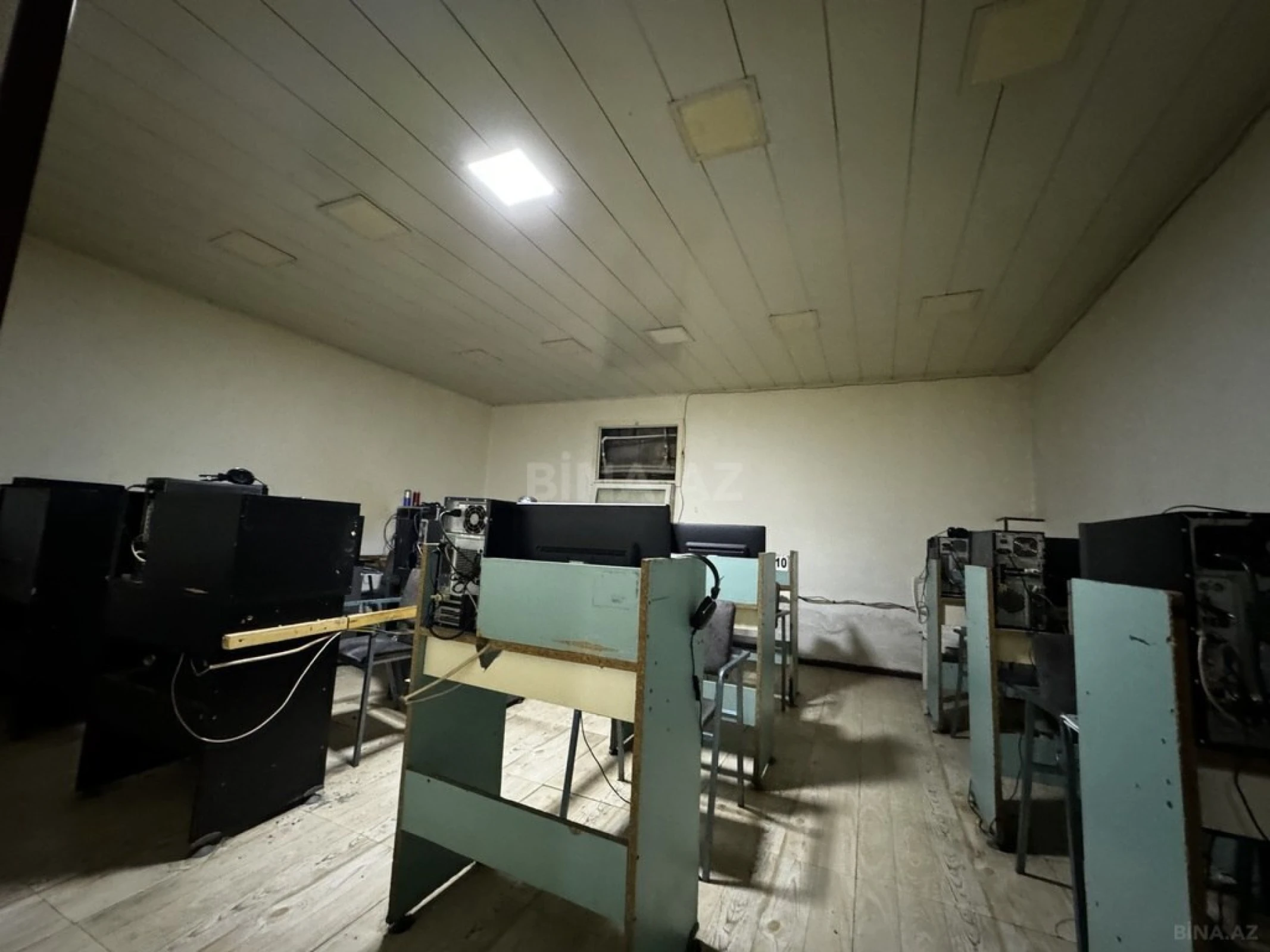 Satılır 5 otaqlı mənzil 190 m²