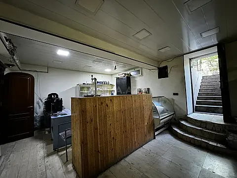 Satılır 5 otaqlı mənzil 190 m²