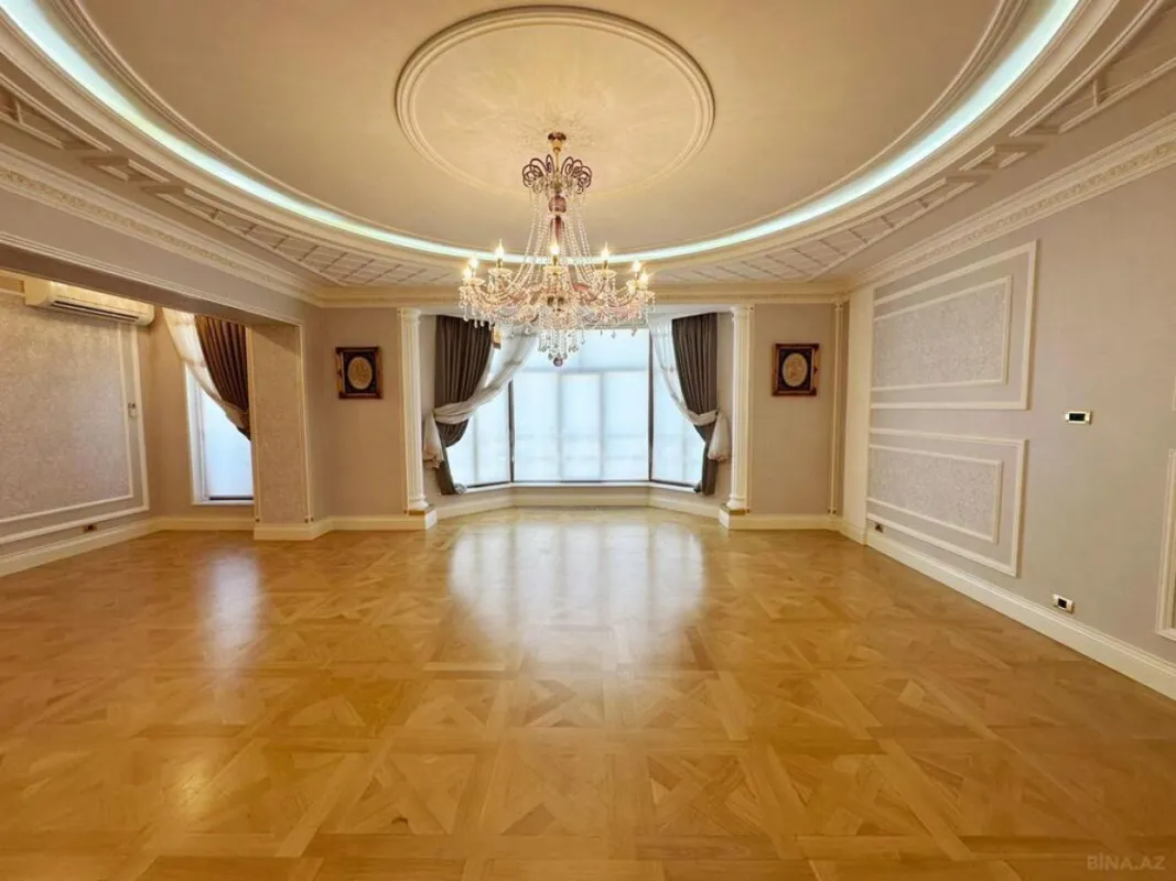 Satılır 4 otaqlı mənzil 285 m²